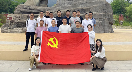 参观中共中央山东分局旧址